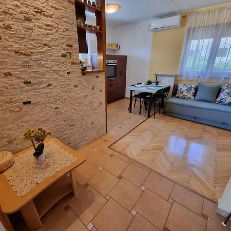 Mit Terrasse By Interhome