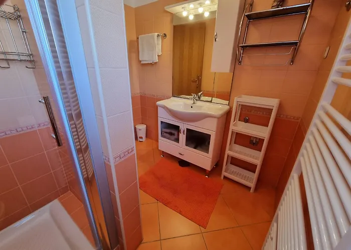 شقة Mit Terrasse By Interhome